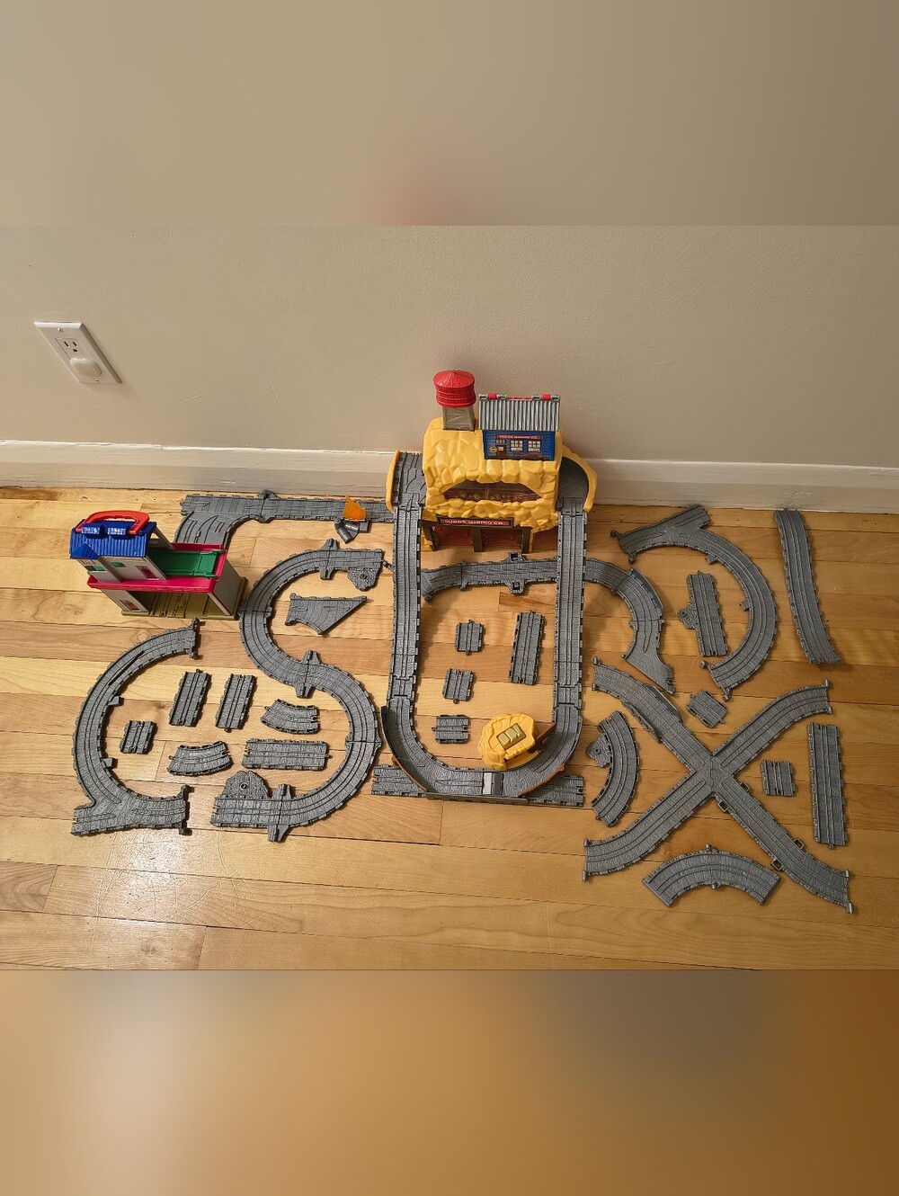 2010 Thomas & Friends Take n Play Sodor Mining, Search N Rescue and 23 Track Pcs